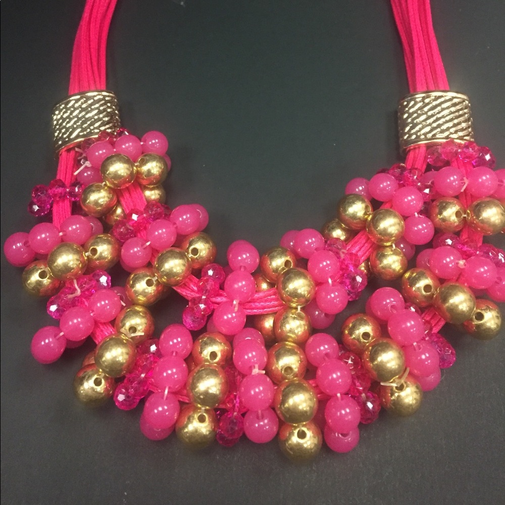 Bright pink necklace with earrings - Picture 3 of 4