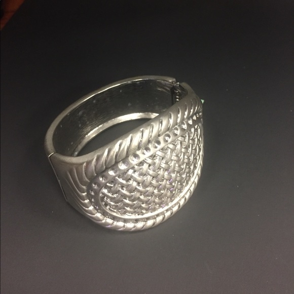 Jewelry - Wonder Woman-style silver-colored bracelet