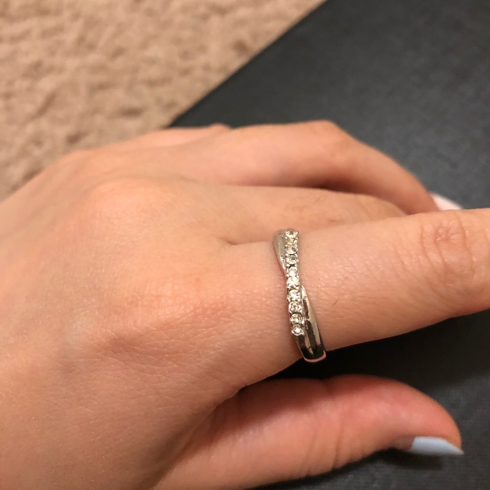 Ring 💍 - Picture 3 of 4