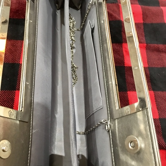 Purse - Picture 3 of 4