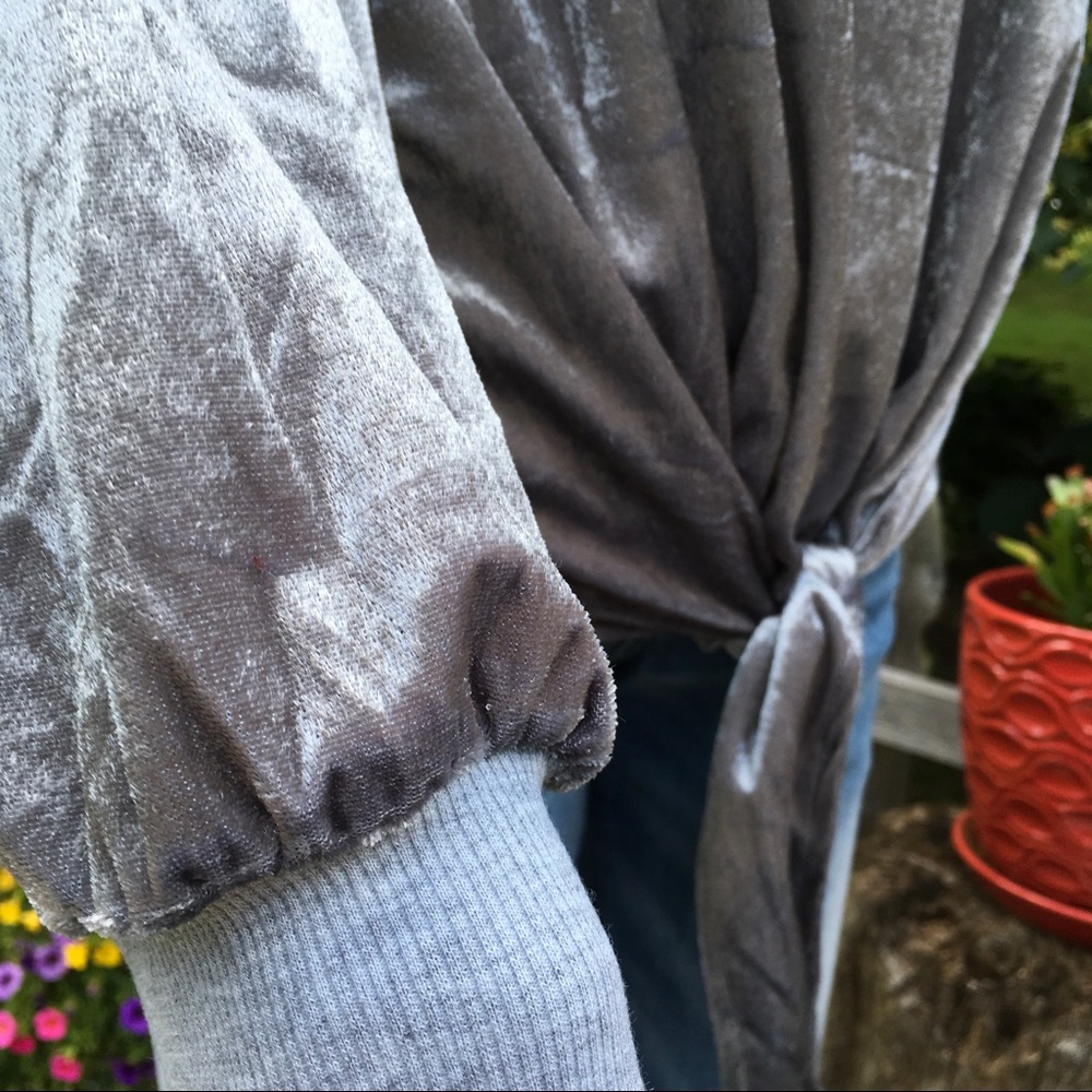 QUALITY SOFT SILVER GRAY VELVET TIE TOP - Picture 3 of 6
