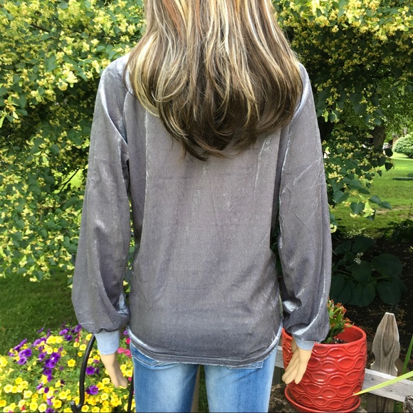 QUALITY SOFT SILVER GRAY VELVET TIE TOP - Picture 5 of 6