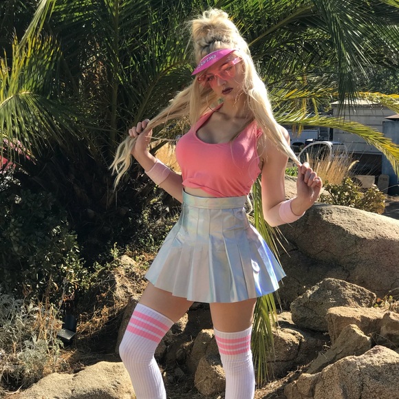 Irridescent silver school girl pleated skirt F2 Malibu Barbie tennis player - Picture 5 of 6