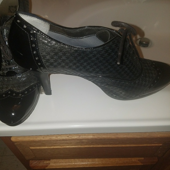 Anne Klein - Picture 2 of 2