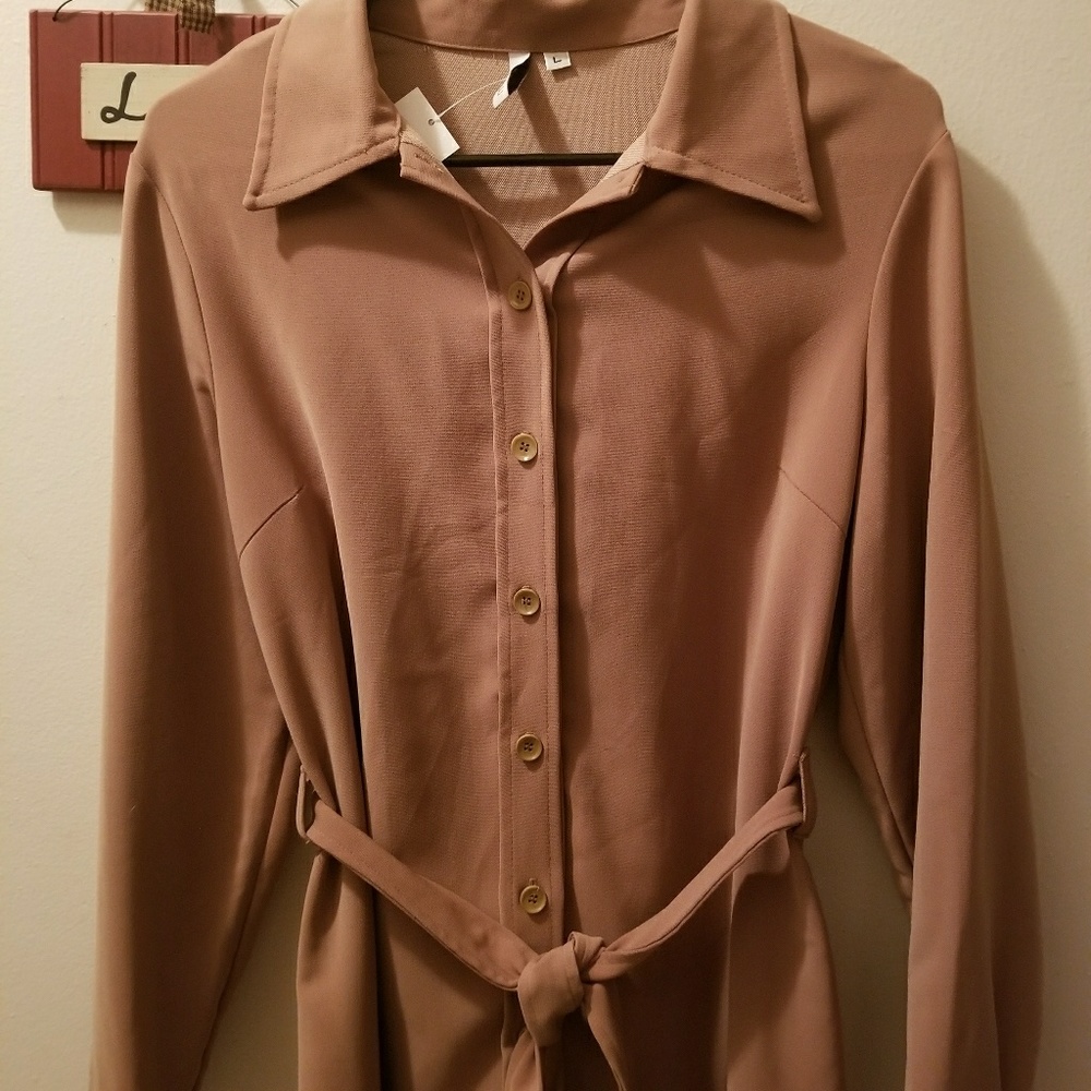MELISSA M . Long Coat / Jacket Sleek Tan Size LG📍