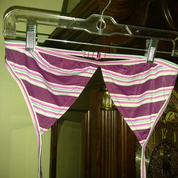 Bikini - Picture 2 of 5