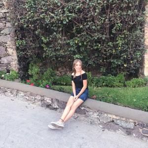 Meet your Posher, Andrea