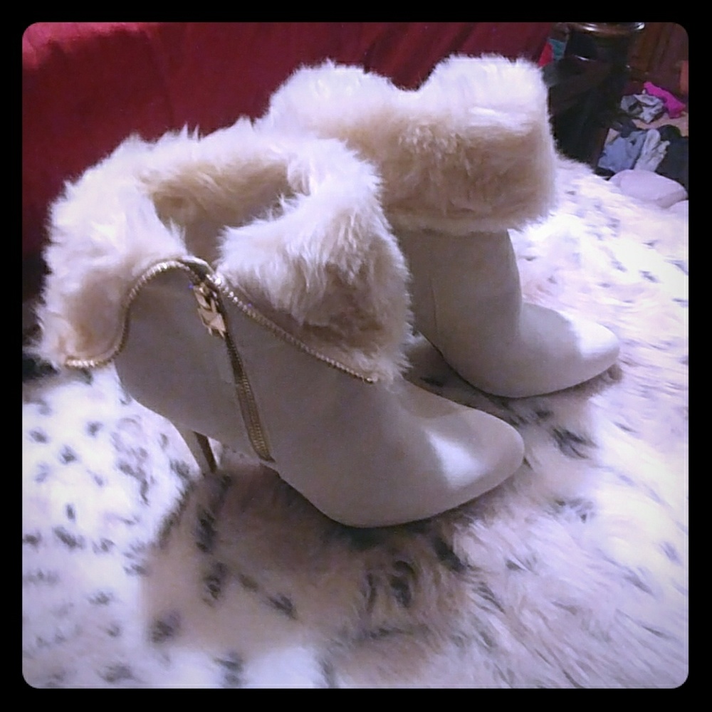 Jennifer Lopez Foldover High Heeled Boots