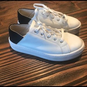 Steve Madden like NEW white sneakers