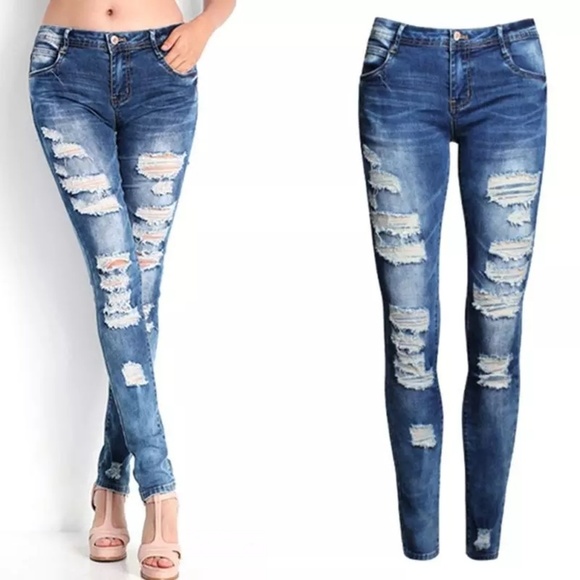 Gorgeous Distressed Jeans - Picture 3 of 4