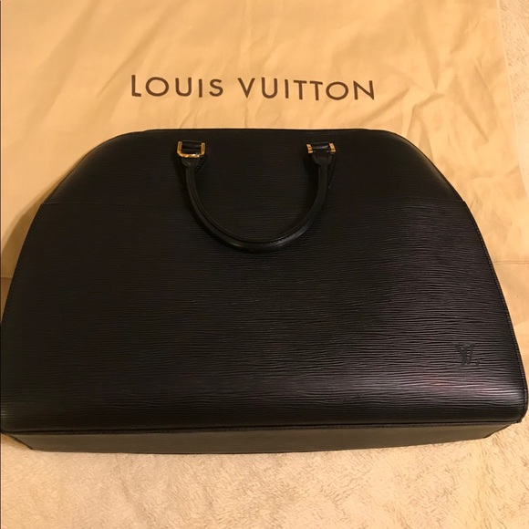 Autentic Louis Vuitton Epi Noir OFFERS IS WELCOME - Picture 2 of 8