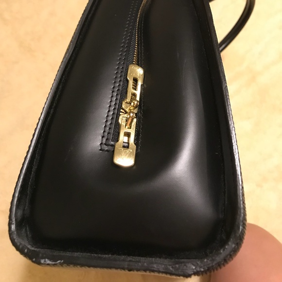 Autentic Louis Vuitton Epi Noir OFFERS IS WELCOME - Picture 5 of 8