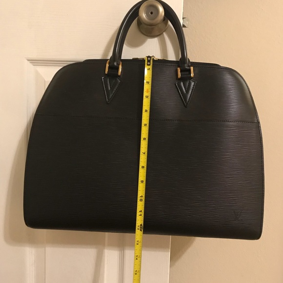 Autentic Louis Vuitton Epi Noir OFFERS IS WELCOME - Picture 6 of 8