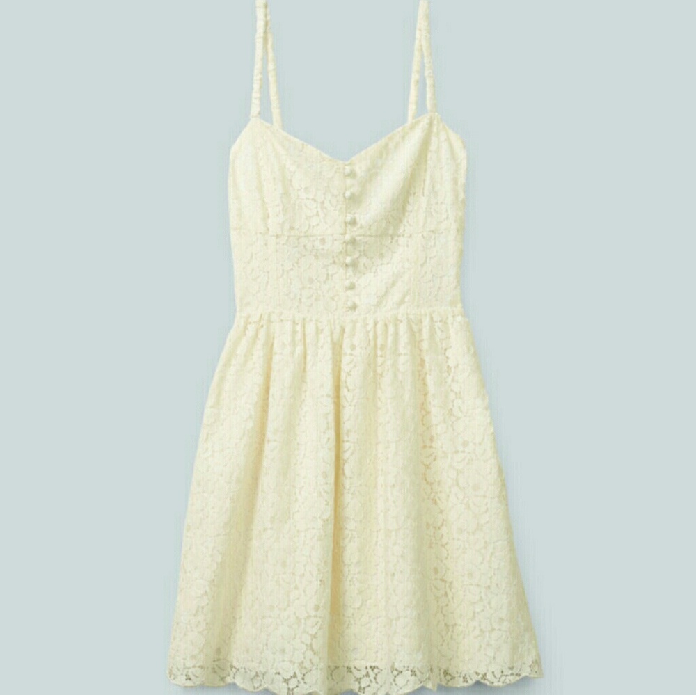 Aritzia Talula Debutante white cream lace dress 2
