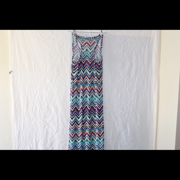 Dresses - Picture 2 of 2