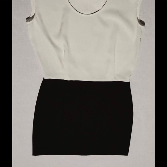 Banana Republic Classic White & Black Dress - Picture 2 of 5