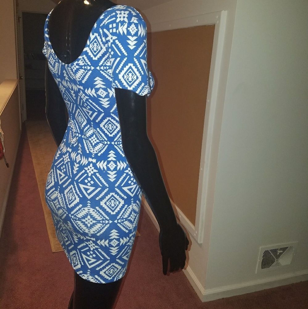 FOREVER 21 BLUE AND WHITE DRESS