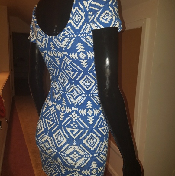 FOREVER 21 BLUE AND WHITE DRESS - Picture 5 of 7