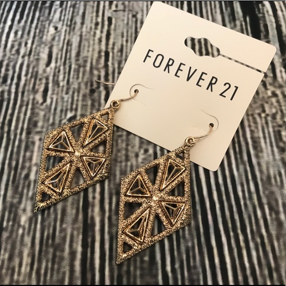 Forever 21 Jewelry - Forever 21 Beautiful Geometric Earrings Gold Tone