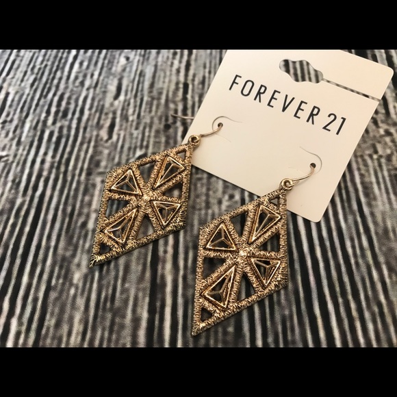 Forever 21 Beautiful Geometric Earrings Gold Tone - Picture 3 of 4