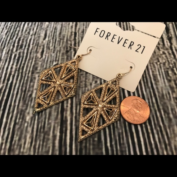 Forever 21 Beautiful Geometric Earrings Gold Tone - Picture 4 of 4