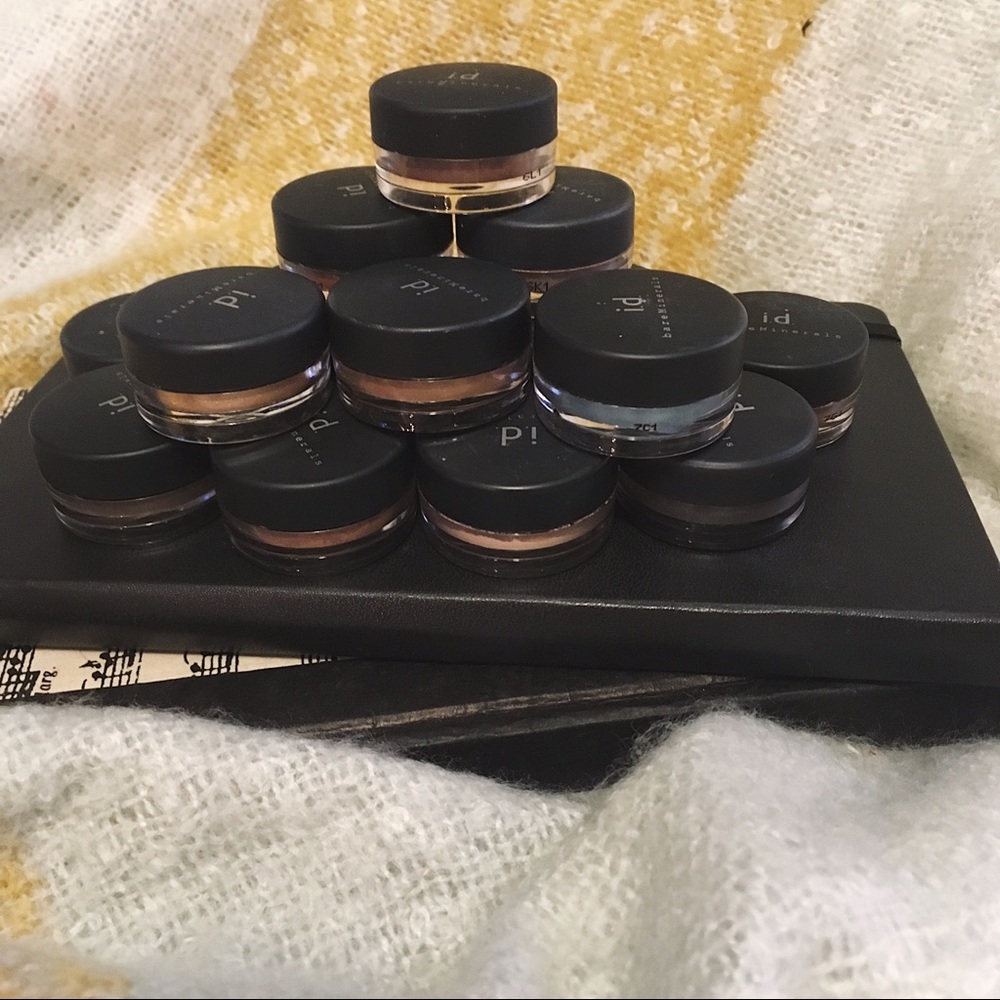 I.D BARE MINERALS Makeup Bundle