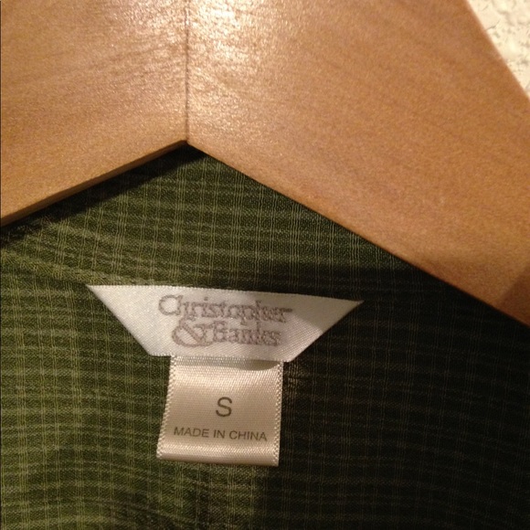 Green button down - Picture 3 of 5