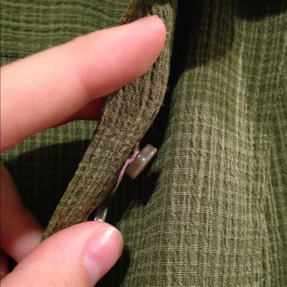 Green button down - Picture 5 of 5
