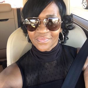 Meet your Posher, Rhonda