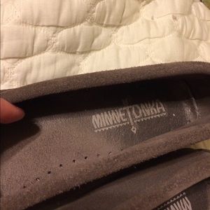 Sz 8 Leather Minnetonka Moccasins