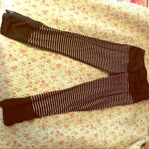 Lululemon crop size 4 worn once like new