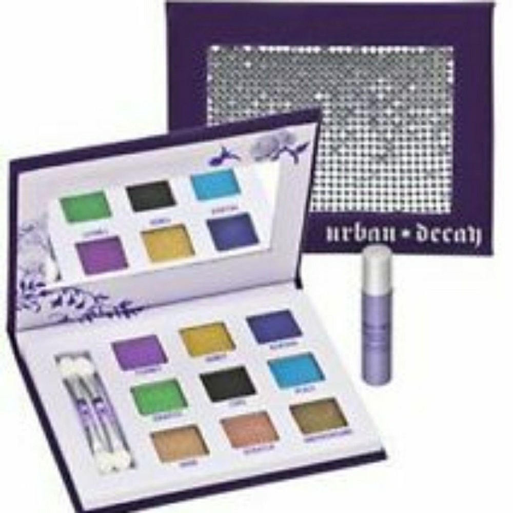 💜Urban Decay Sadow Box w/ Box + Primer!!