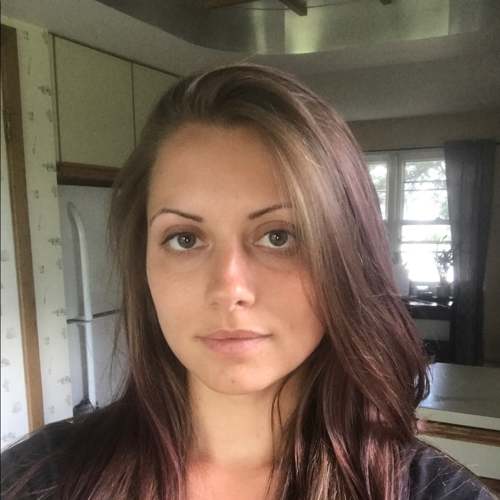Meet your Posher, Alexandra