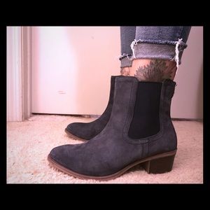 Hush Puppies Landa Nellie Navy Suede Booties