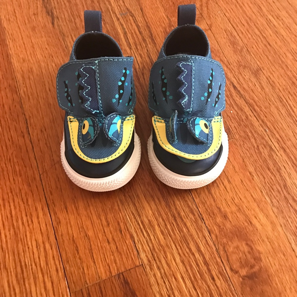 Toddler converse size 4c