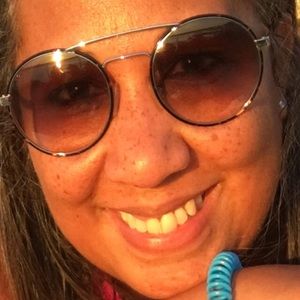 Meet your Posher, Noelia