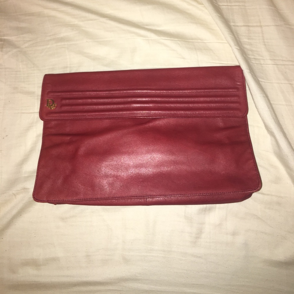 CHRISTIAN DIOR