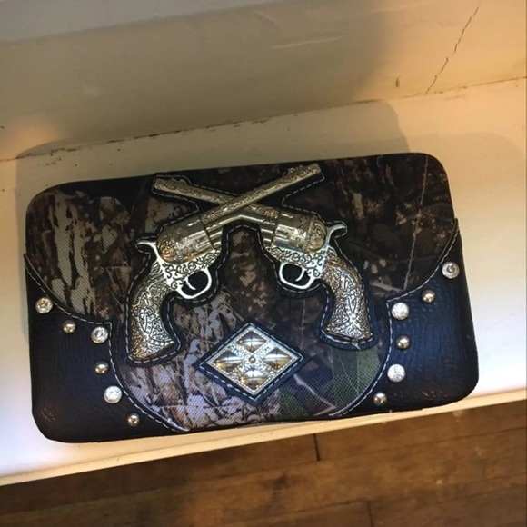 Guns and camouflage pocketbook and wallet - Picture 3 of 4