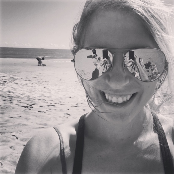 Meet your Posher, Claire - Picture 1 of 1