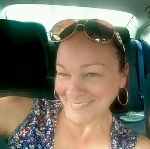 Meet your Posher, Debra