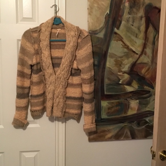 Sweater - Picture 1 of 3