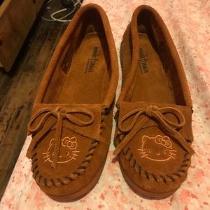 Brand new pair of Minnetonka Moccasins
