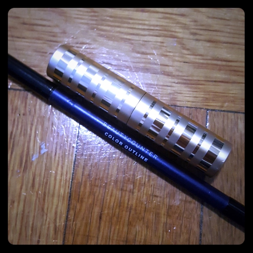 Beautycounter Navy Eye Pencil (pencil only)