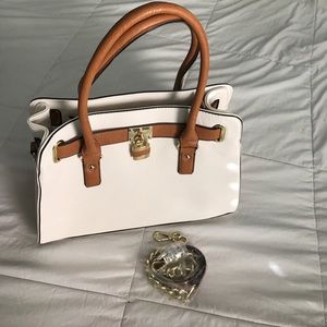NEW - White and khaki Charming Charlie tote 👜