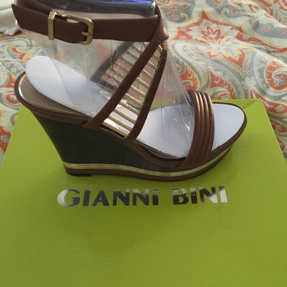 Gianni Bini Barb Wedges