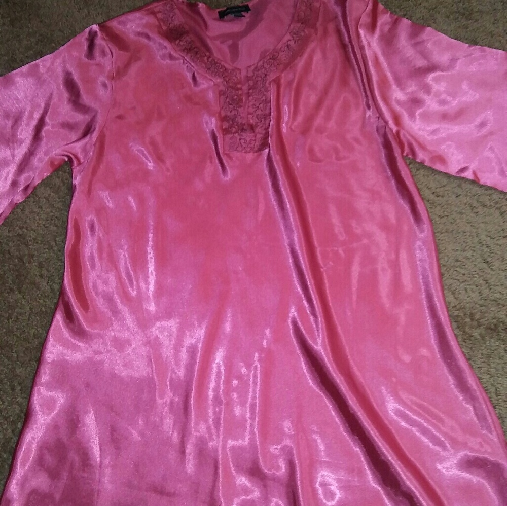 Jones New York satin night wear