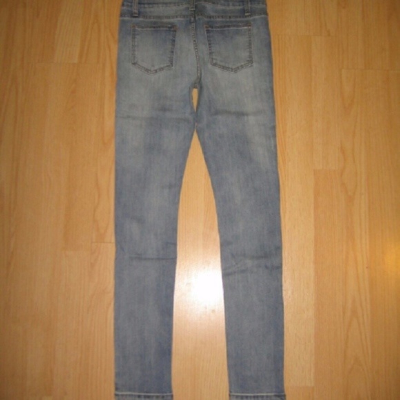 ⏳GONE JUNE 30⏳ Brandy Melville Skinny Jeans - Picture 3 of 4