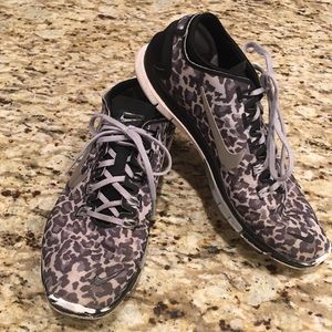Nike Free Cheetah Print Tennis Shoes (11)