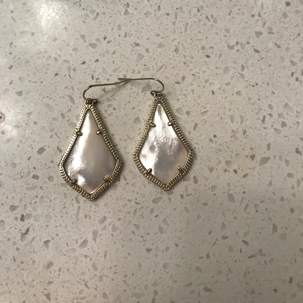Kendra Scott cream and gold
