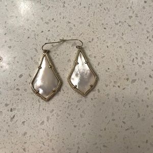 Kendra Scott cream and gold